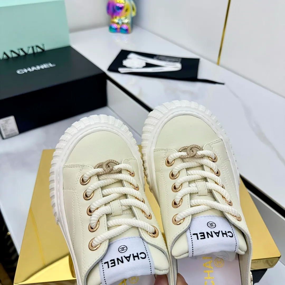 👟👟Ex-factory price 620👟👟 Chanel bread shoes ~ original calfskin panda shoes Chanel 25C latest hot style panda black and white sports shoes casual sneakers Xiaoxiang hot item classic black and white panda color coco girls must pay Fabric: original custom mixed sheepskin lining: original imported breathable mesh lining outsole: Original molded rubber + TPU combination Size: Women's 35-41 👉 👉 👉
